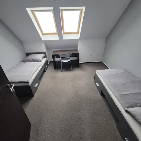 Stanica Hostal *