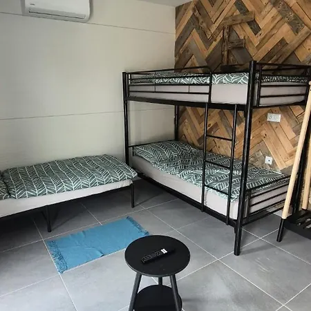 Stanica Hostel *